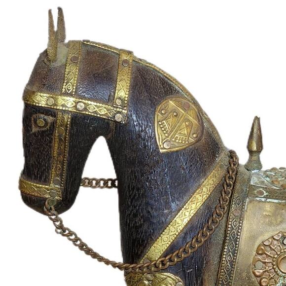 Vintage Hand Carved Marwari War Horse Figurine - Brass Armored Metal Detail - Picture 3 of 10